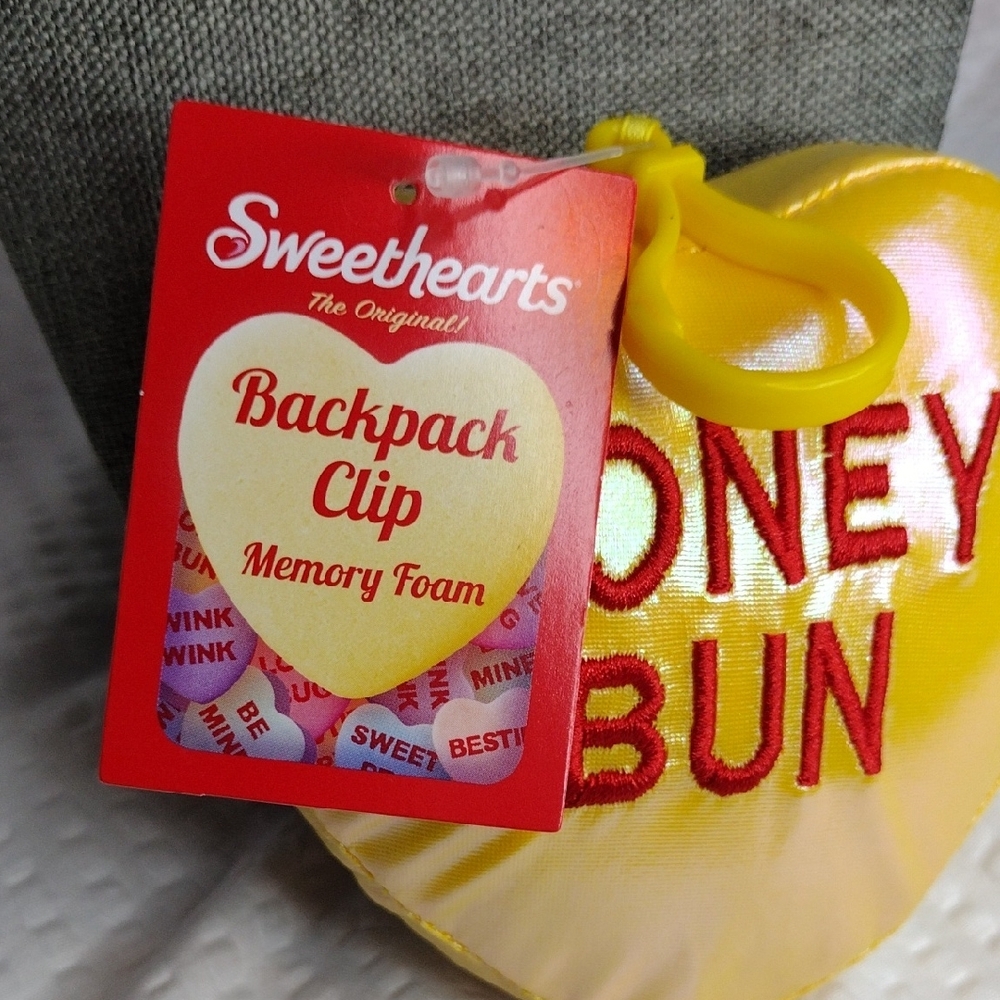 Sweehearts Heart-Shaped Honey Bun Bag Charm - Picture 3 of 5
